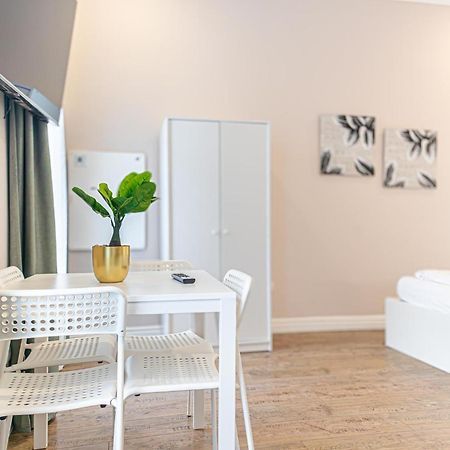 Stylish Studio Apartment Wiener Stadthalle Kültér fotó